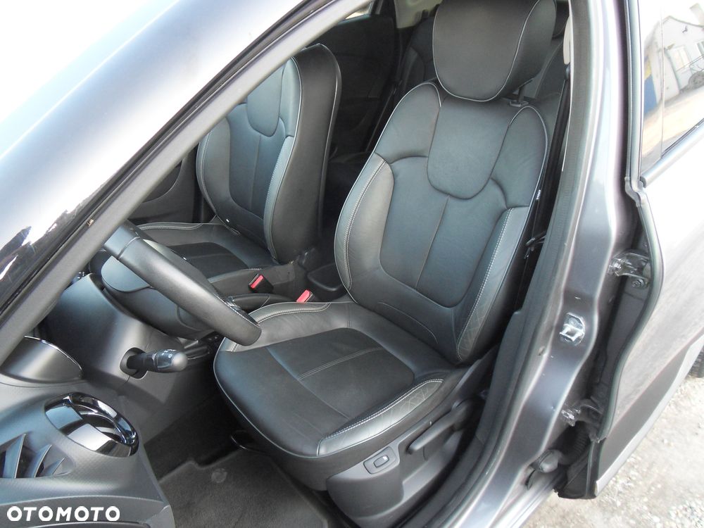 Renault Captur (ENERGY) TCe 90 BOSE EDITION - 11