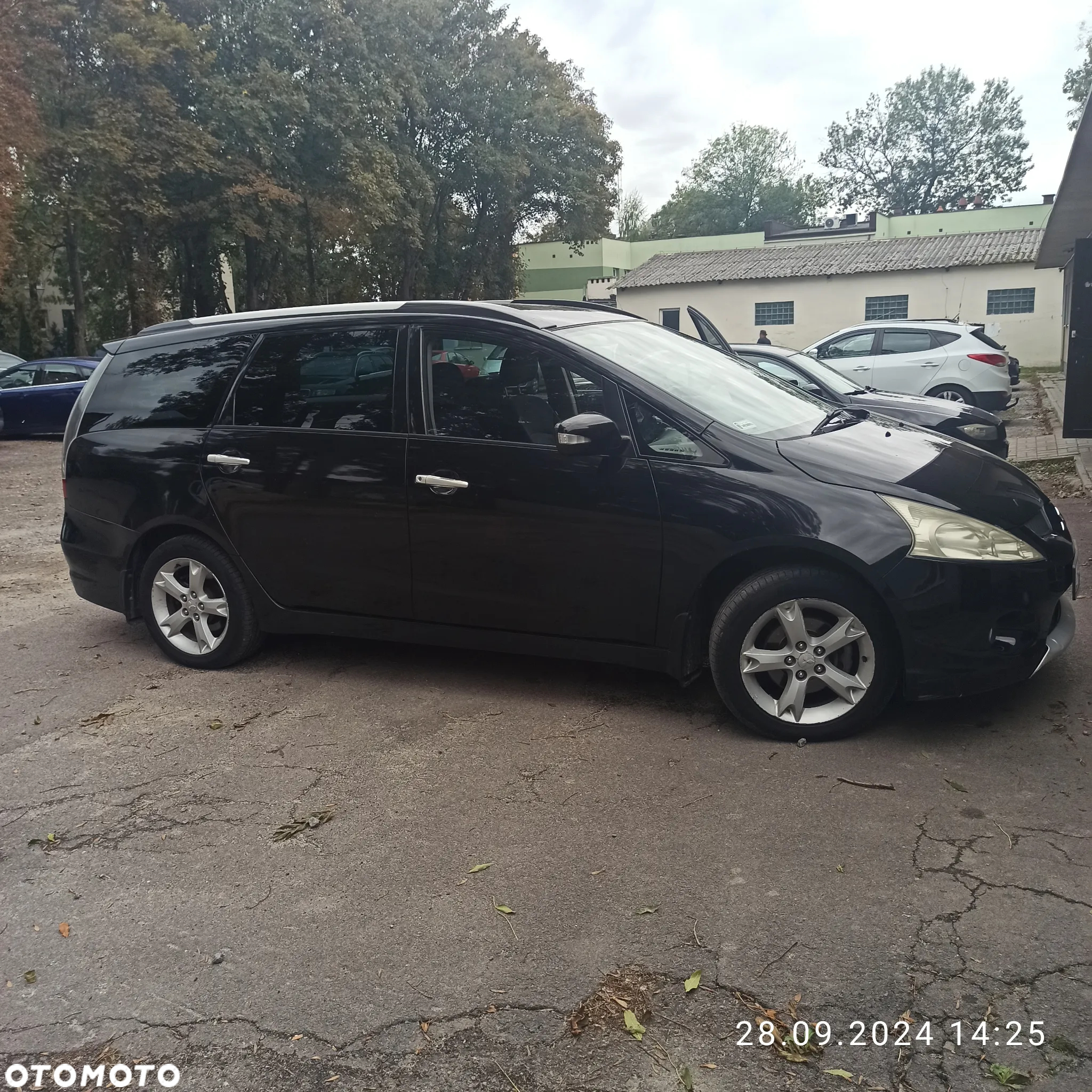 Mitsubishi Grandis 2.0 DI-D 7-Sitzer 30 Jahre - 6