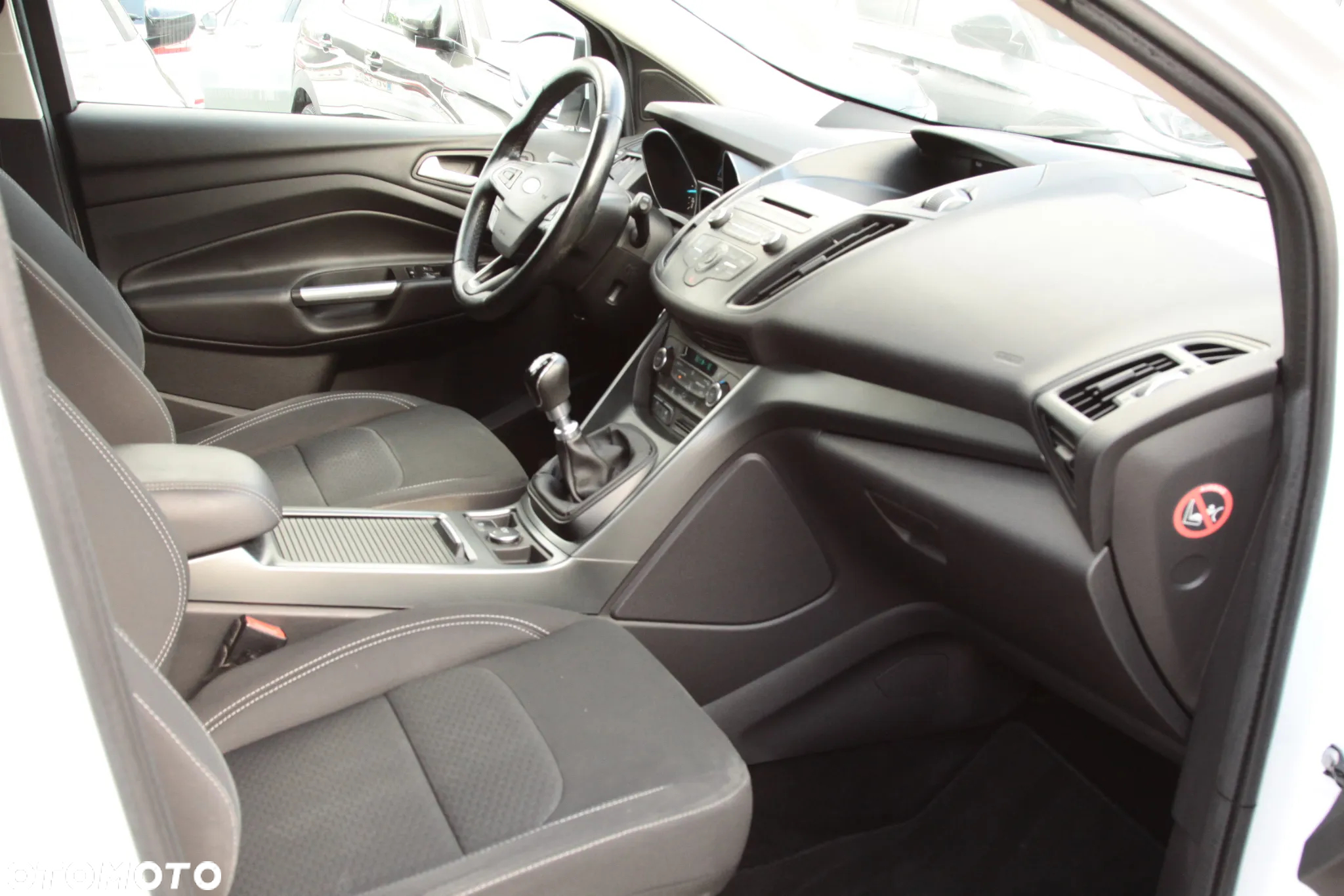 Ford Kuga 2.0 TDCi 2x4 Business Edition - 19