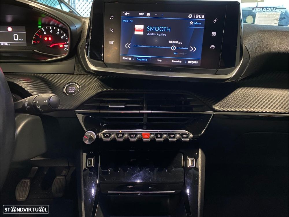 Peugeot 2008 1.2 PureTech Allure Pack - 32