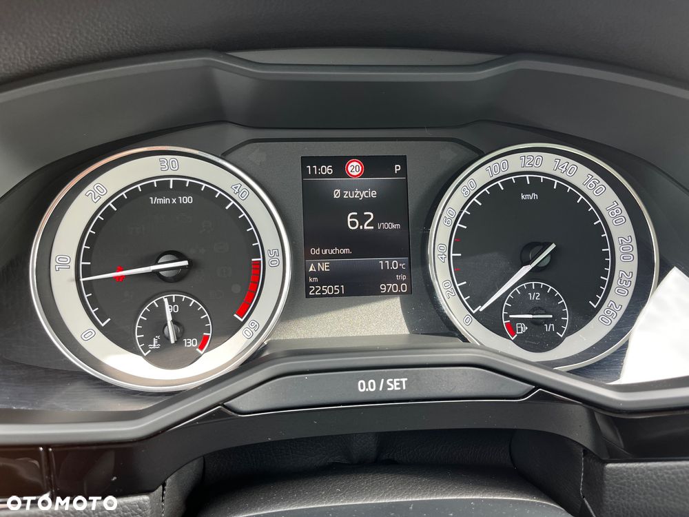 Skoda Superb 2.0 TDI SCR L&K DSG - 24
