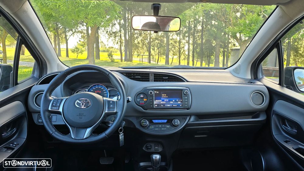 Toyota Yaris 1.5 HSD Comfort +P.Style+P.Techno - 43