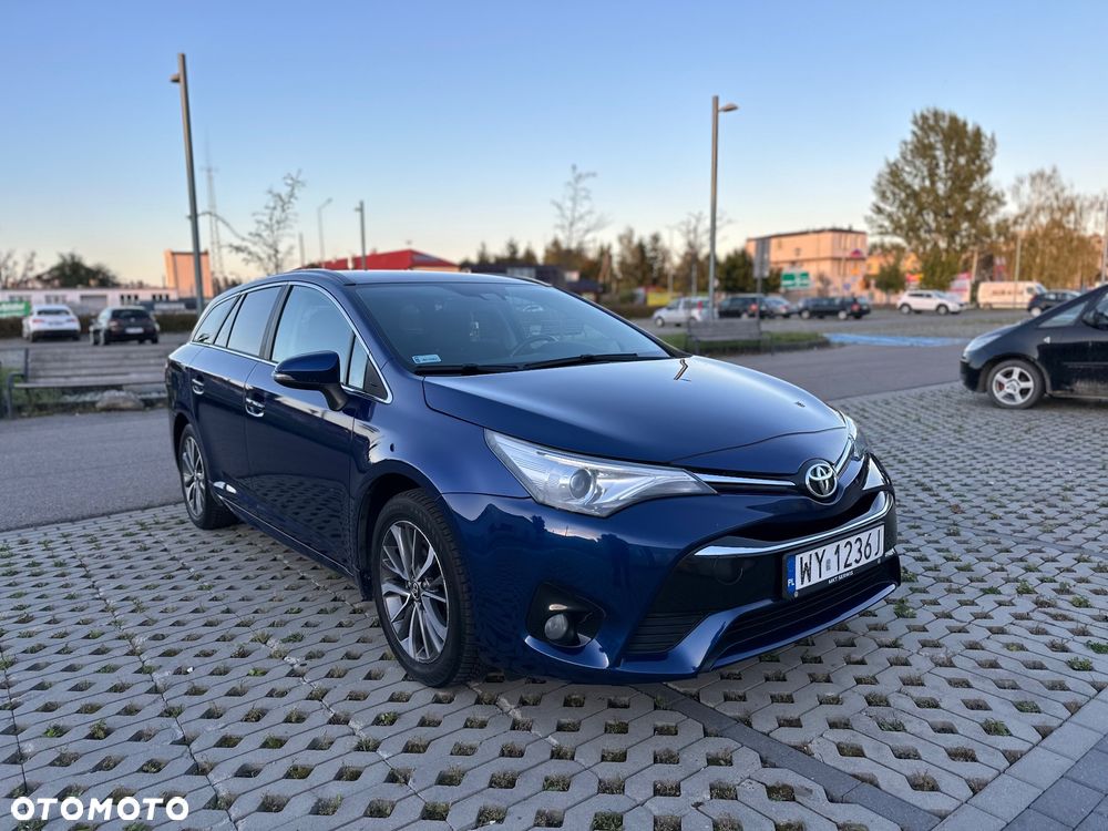 Toyota Avensis 2.0 D-4D Prestige - 5