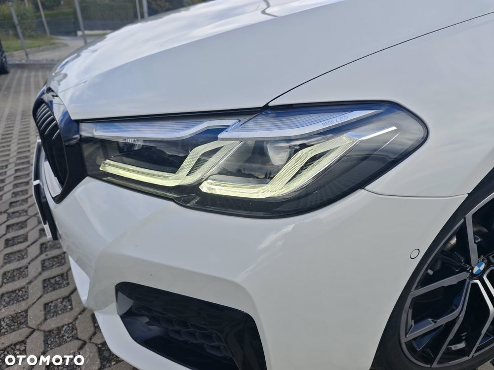 BMW Seria 5 520d xDrive M Sport sport - 4