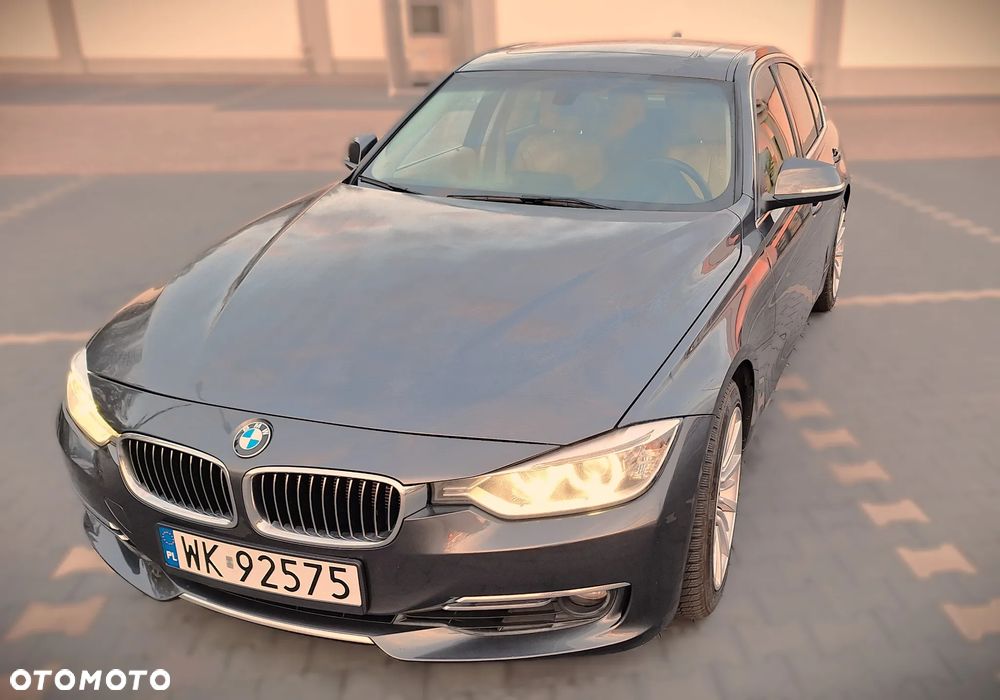 BMW Seria 3 328i xDrive Luxury Line - 2