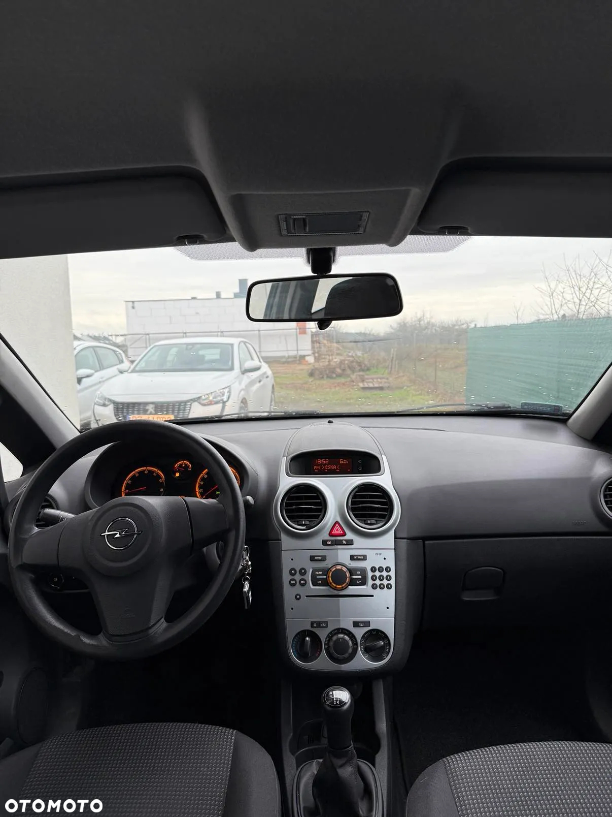 Opel Corsa 1.2 16V Essentia - 12