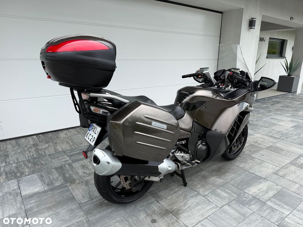 Kawasaki GTR - 15