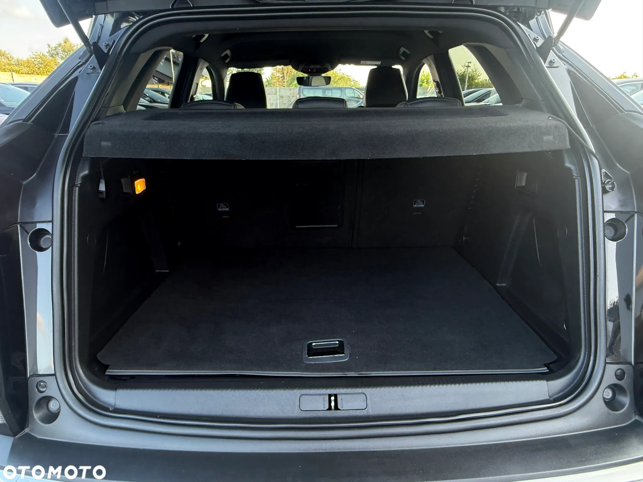 Peugeot 3008 Plug-In Hybrid 225 e-EAT8 GT - 31