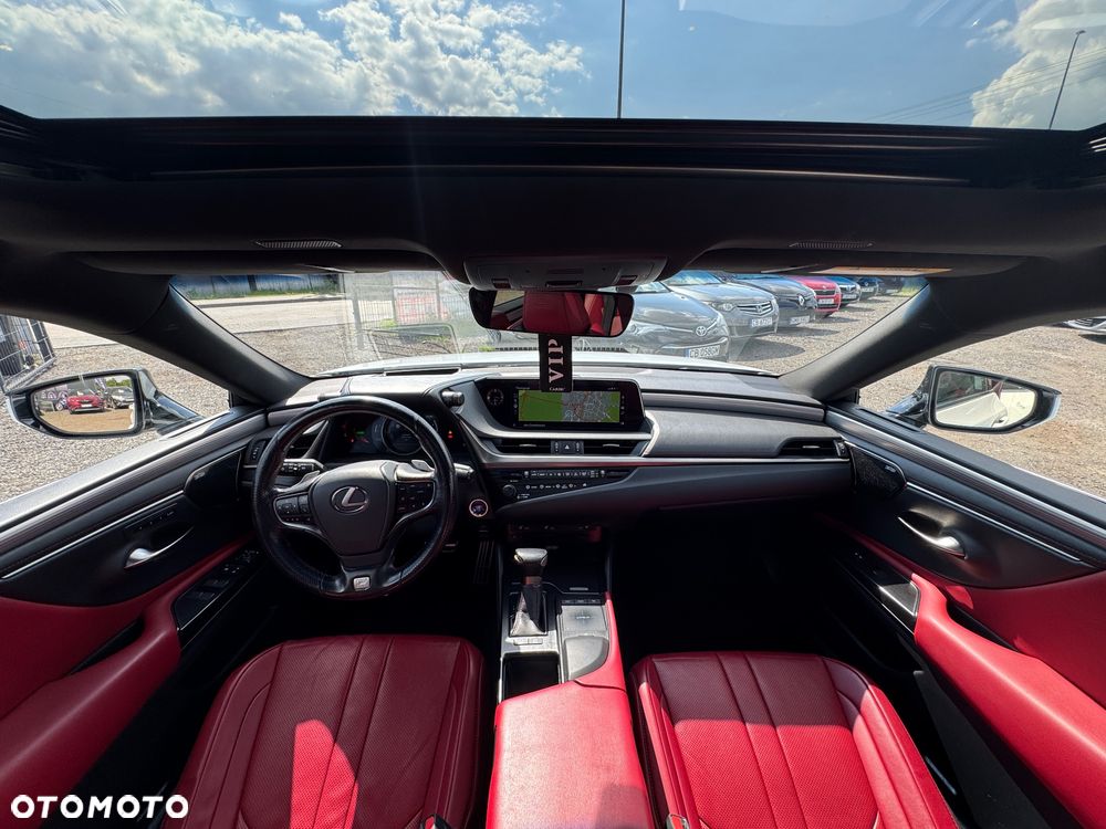 Lexus ES 300h F Sport - 22