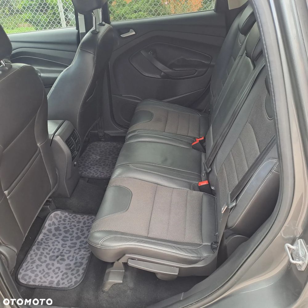 Ford Kuga - 12