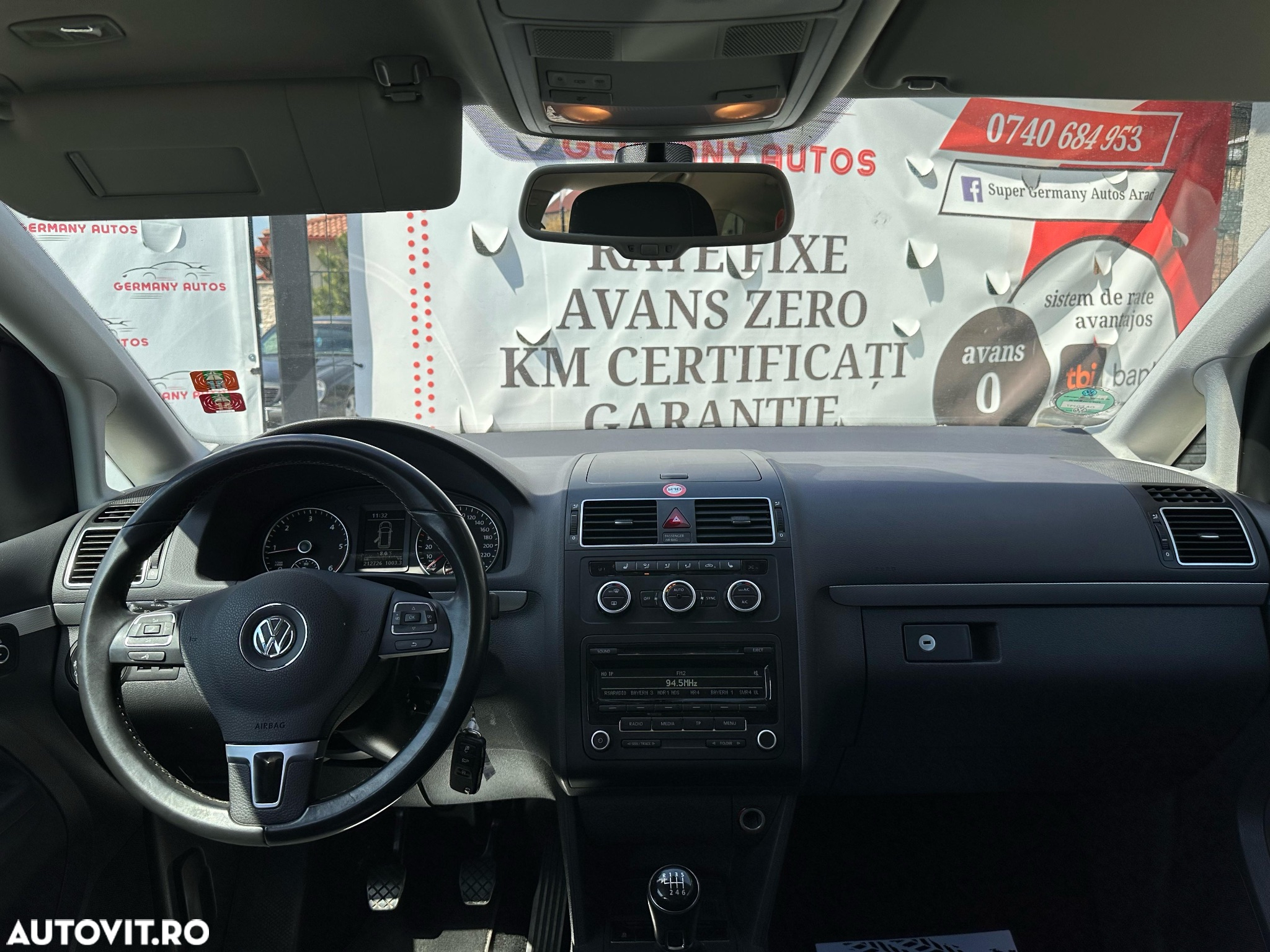 Volkswagen Touran - 18