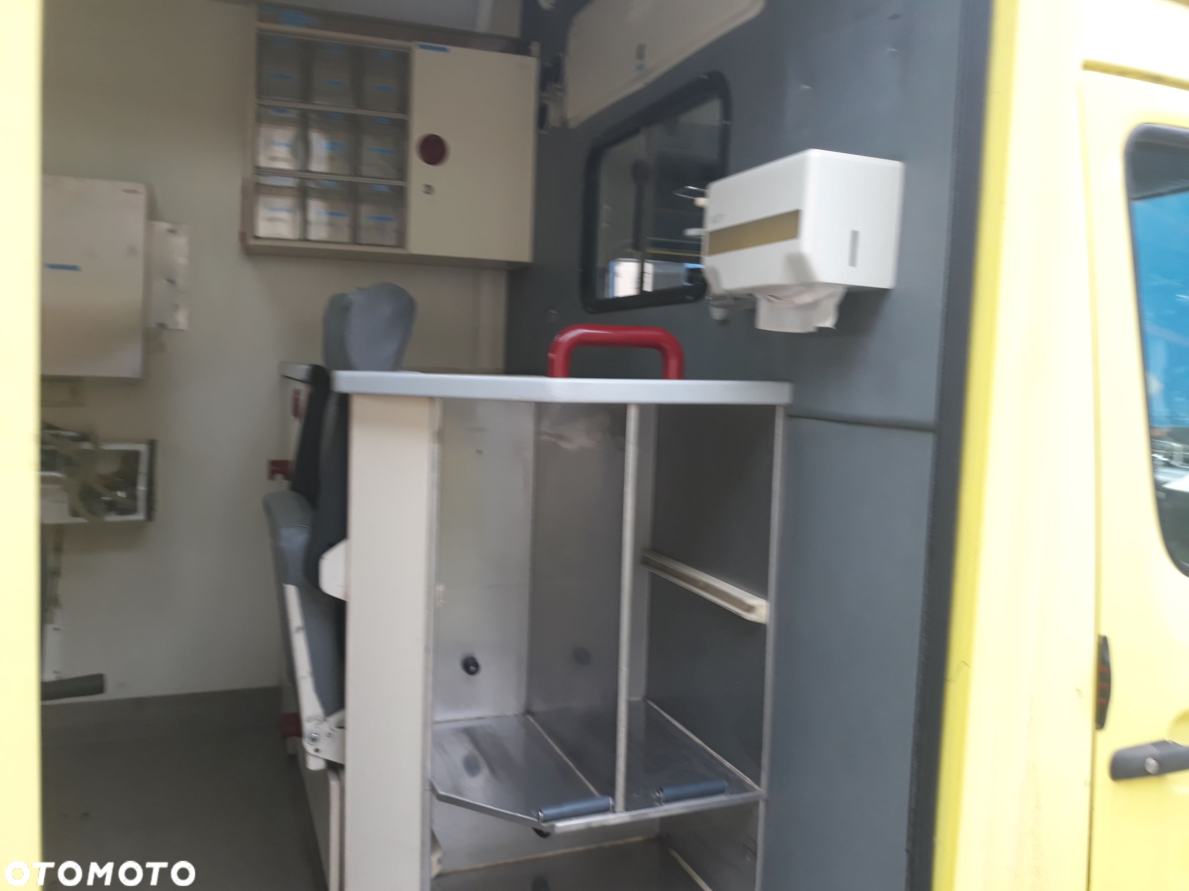 Mercedes-Benz Sprinter 312D AMBULANS - 12