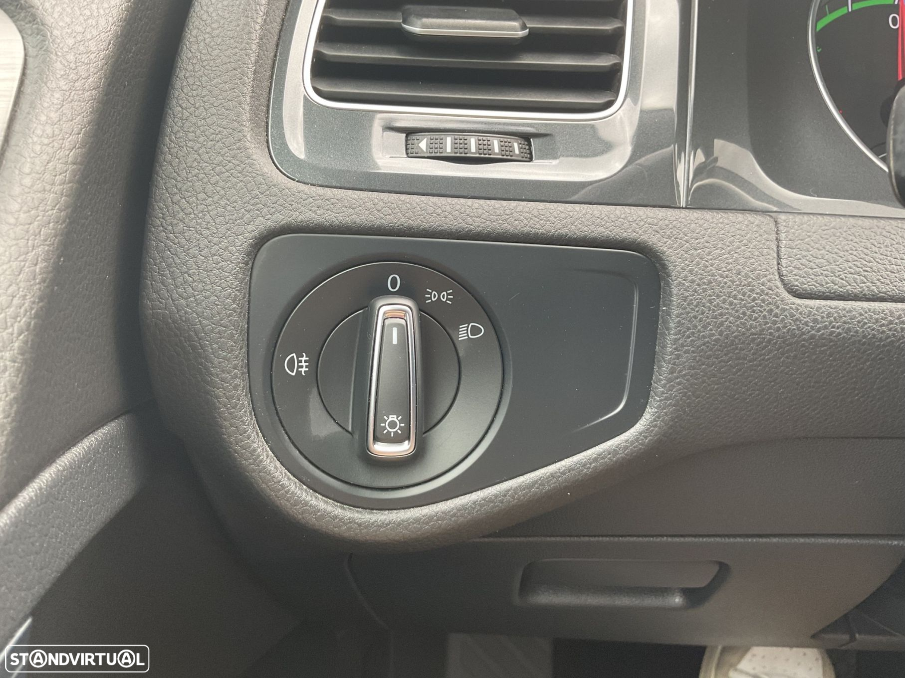 VW e-Golf - 22