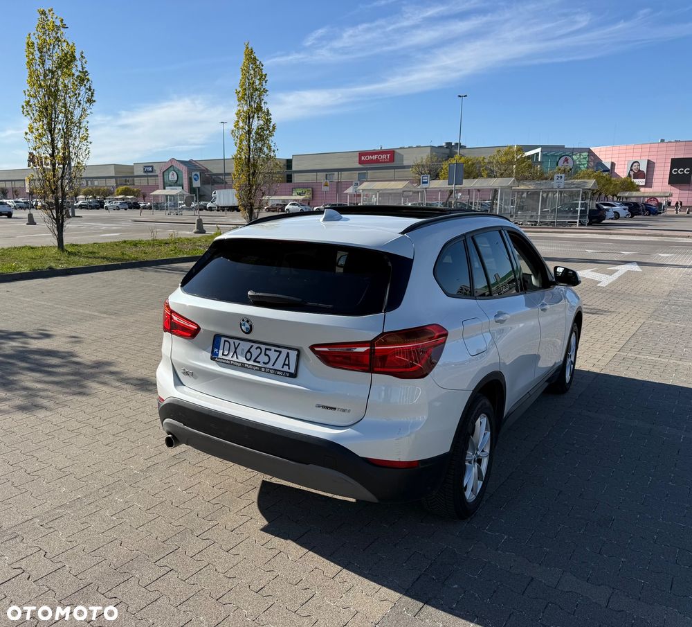 BMW X1 sDrive18i xLine - 3