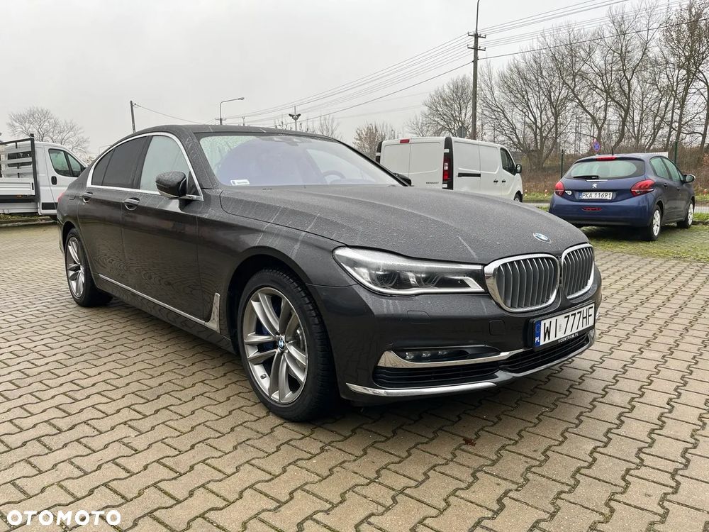 BMW Seria 7 750i xDrive