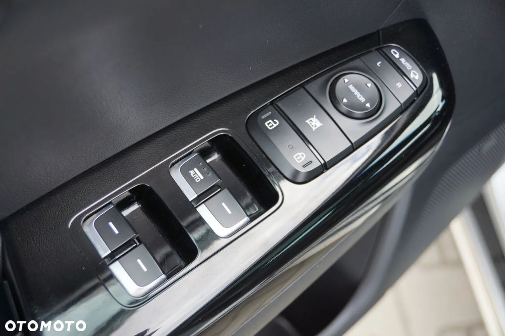 Kia Sportage 2,0 CRDI AWD GT Line - 26