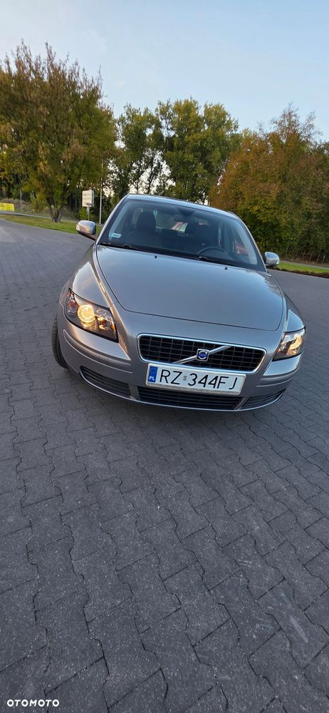 Volvo S40 1.8 - 10
