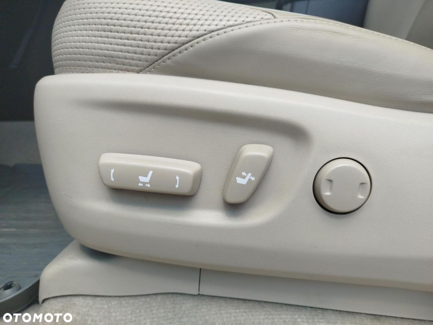 Toyota Land Cruiser - 14