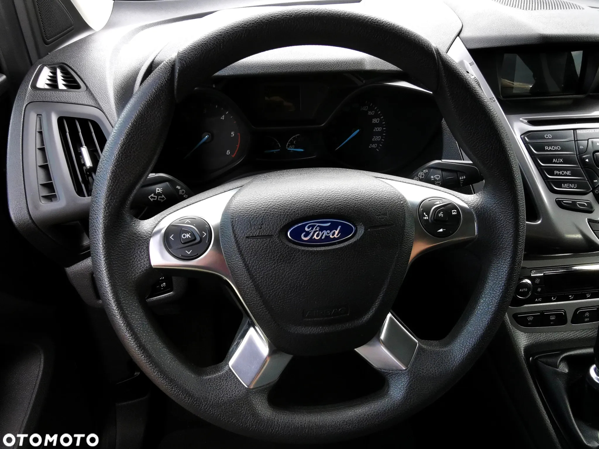 Ford Tourneo Connect Grand - 34