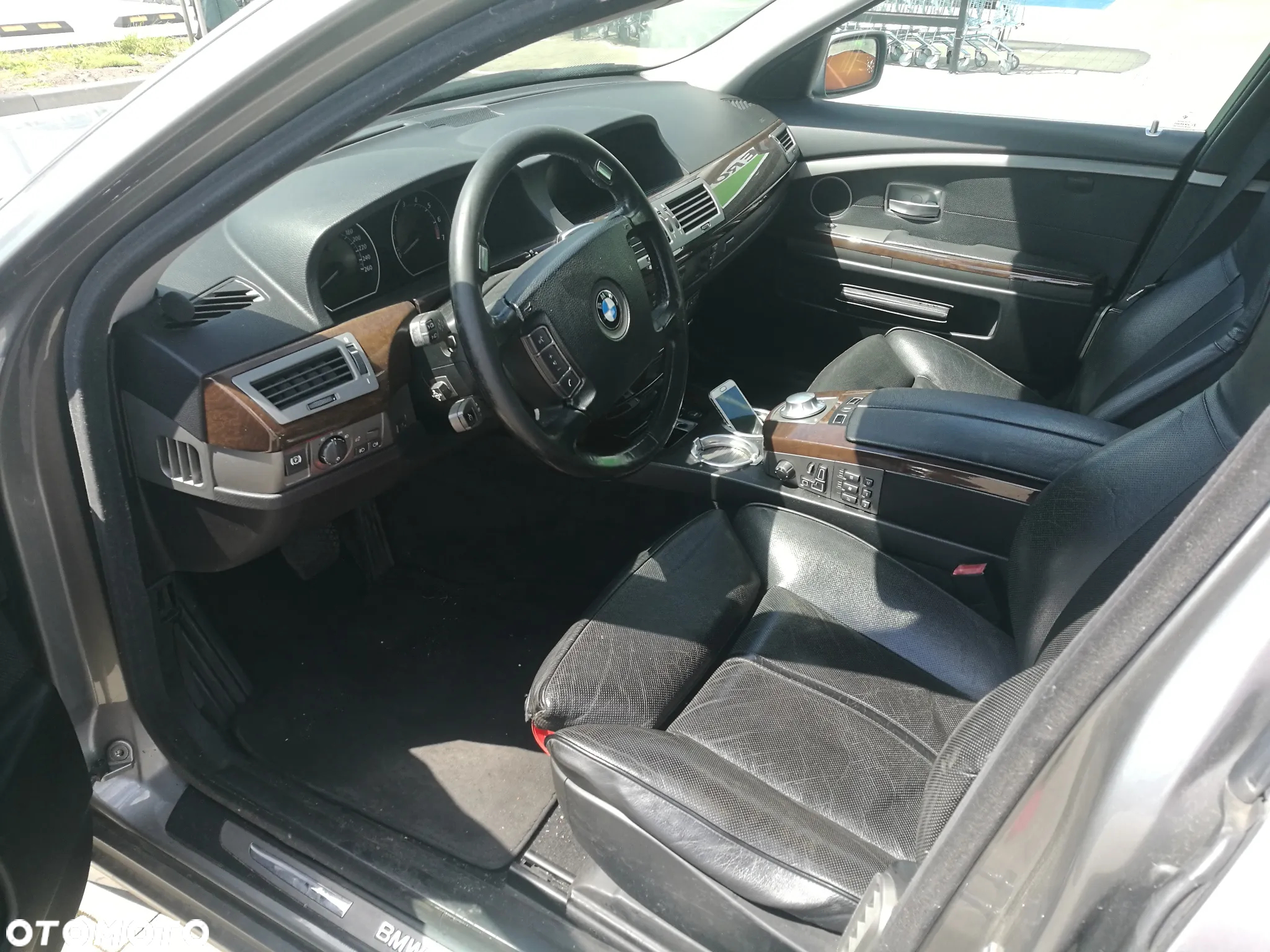 BMW Seria 7 745i - 6