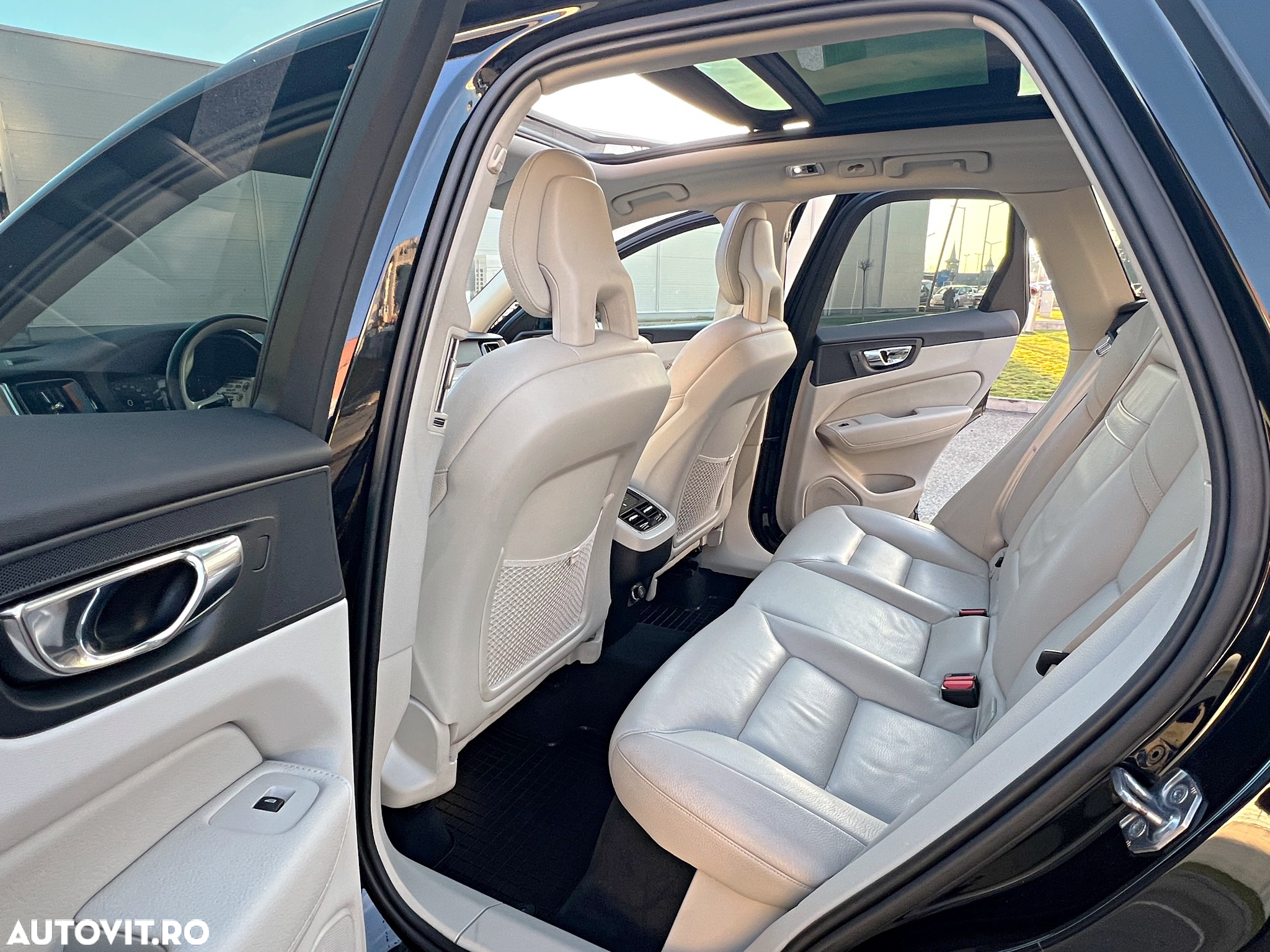 Volvo XC 60 D5 AWD Inscription - 14