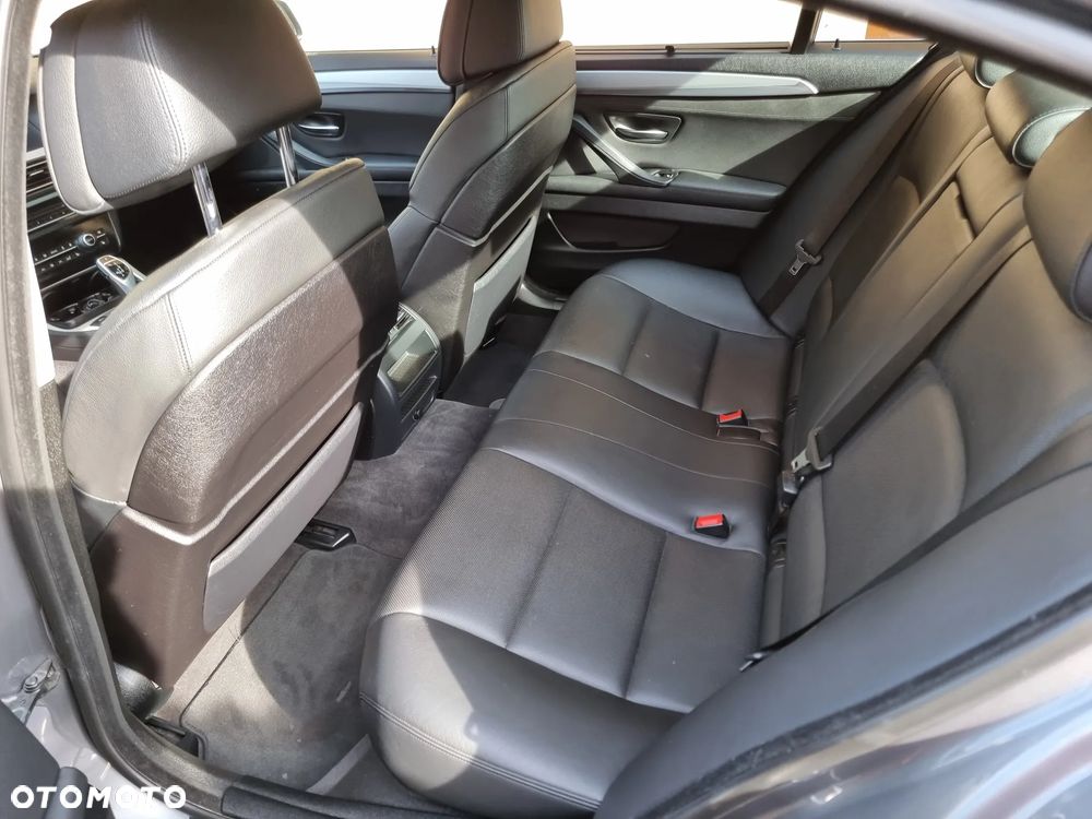 BMW Seria 5 535i xDrive - 13