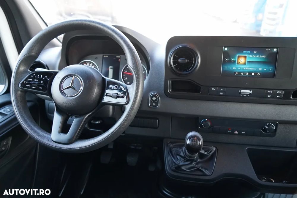 Mercedes-Benz SPRINTER 315 CDI / CONTAINER 4.4 M / 750 KG LIFT / TWIN / IMPORTAT - 24