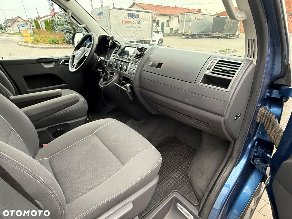 Volkswagen Multivan - 25