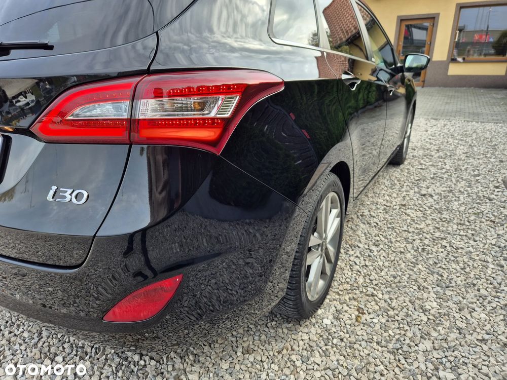 Hyundai i30 blue Kombi 1.6 GDi Passion - 15
