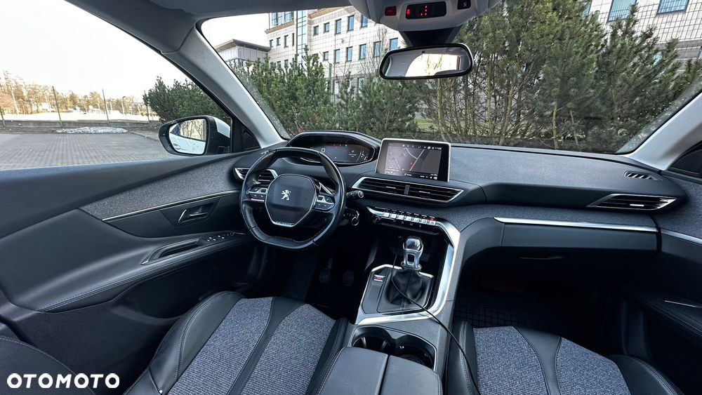 Peugeot 3008 1.2 PureTech GPF Allure S&S - 22