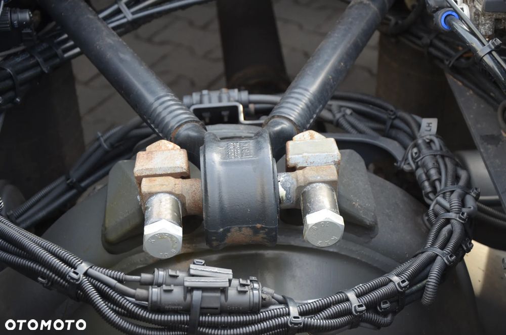 Scania R 580 / V8 / 4 PODUSZKI / KLIMA P. / NAVI /FULL LED / ACC / 7410 - 9