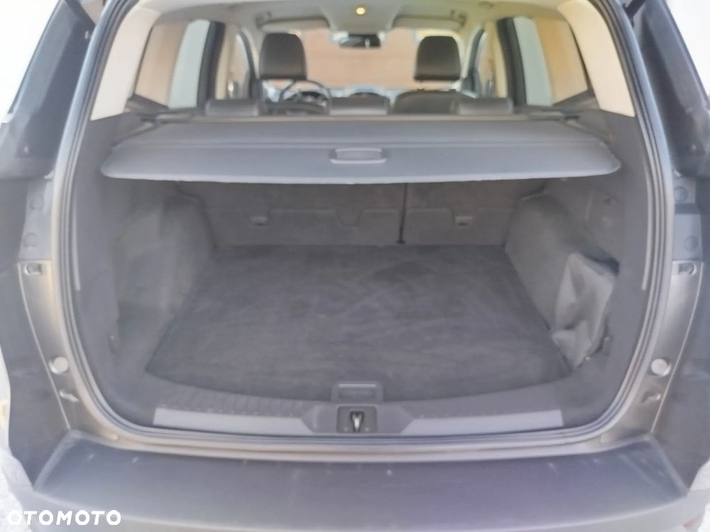 Ford Kuga 2.0 TDCi 2x4 Titanium - 22