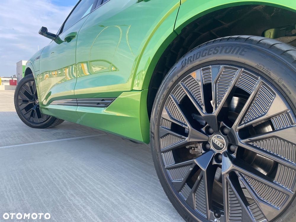 Audi Q8 Sportback e-tron - 16