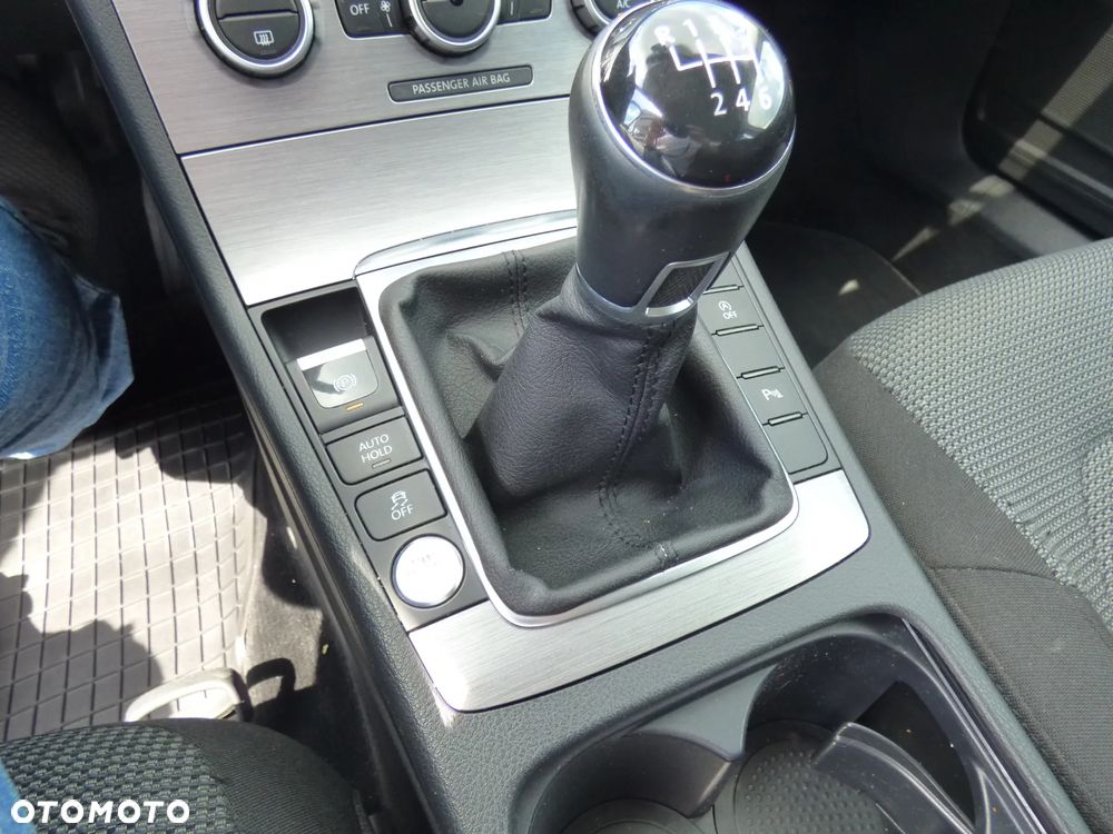 Volkswagen Passat 2.0 TDI Comfortline - 13