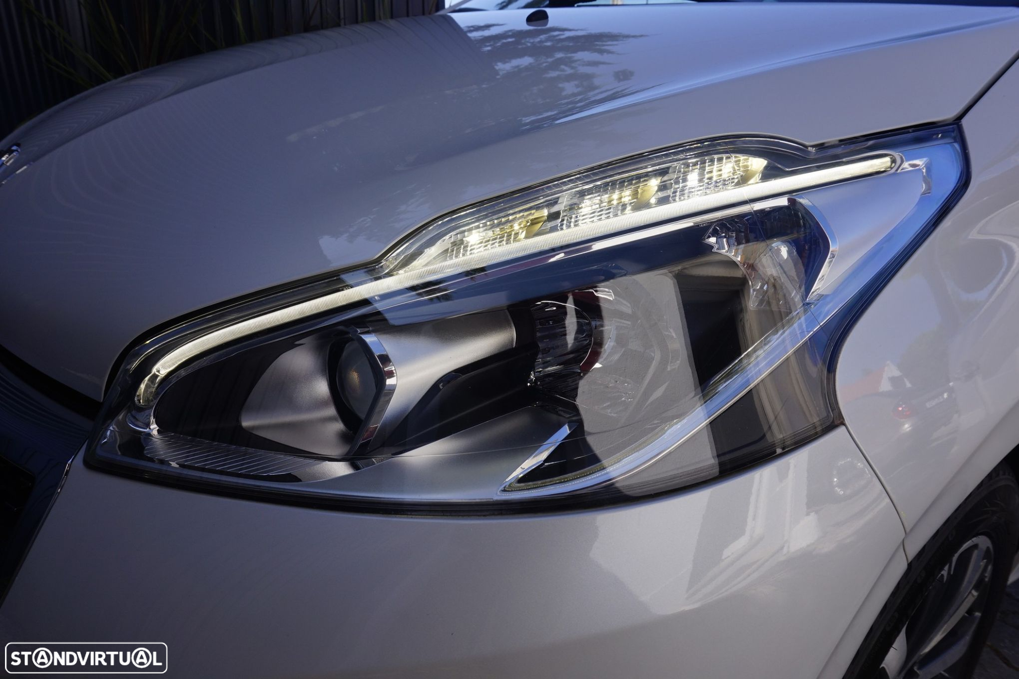 Peugeot 208 1.2 PureTech GT Line - 28