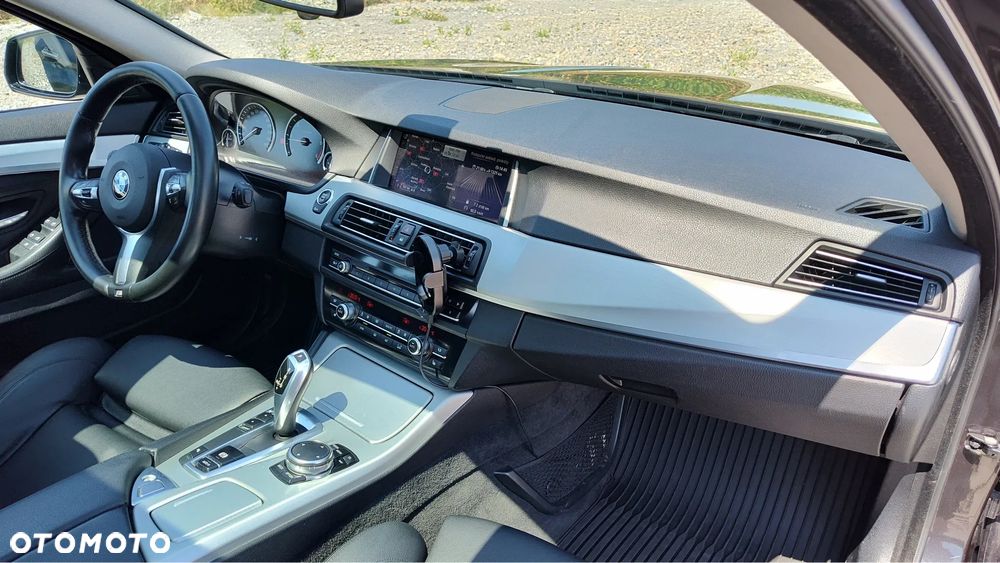 BMW Seria 5 525d Sport-Aut Luxury Line - 18
