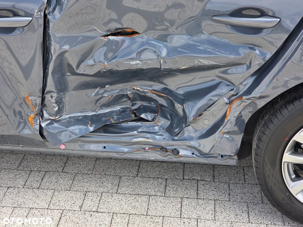 Mazda 3 2.0 mHEV Hikari - 12