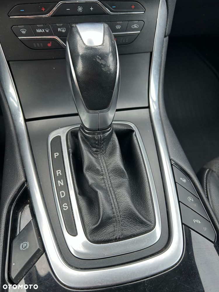Ford Galaxy - 25