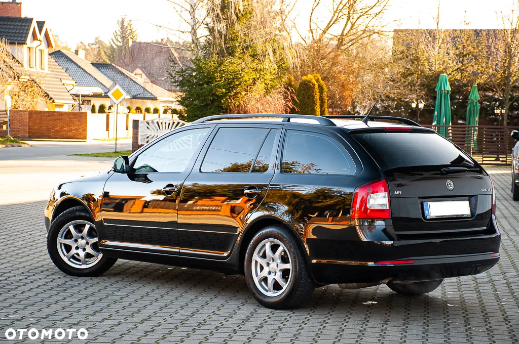 Skoda Octavia 1.6 Combi Tour - 16