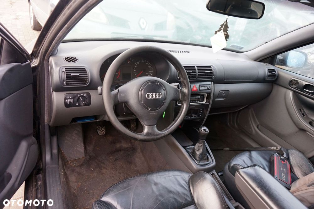 DESKA ROZDZIELCZA AIRBAG KONSOLA A3 8L1 AUDI 1996-2003 - 1