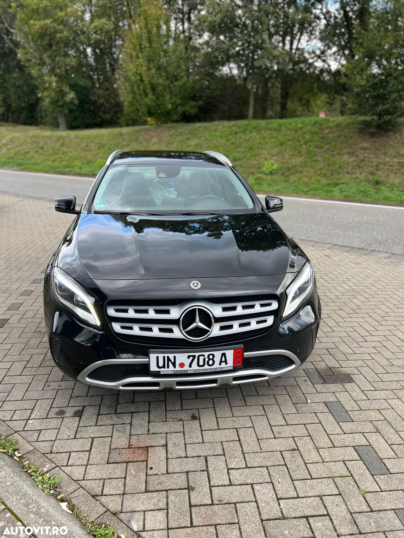 Mercedes-Benz GLA 250 4Matic 7G-DCT - 2