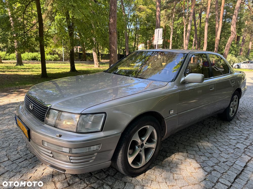 Lexus LS - 14