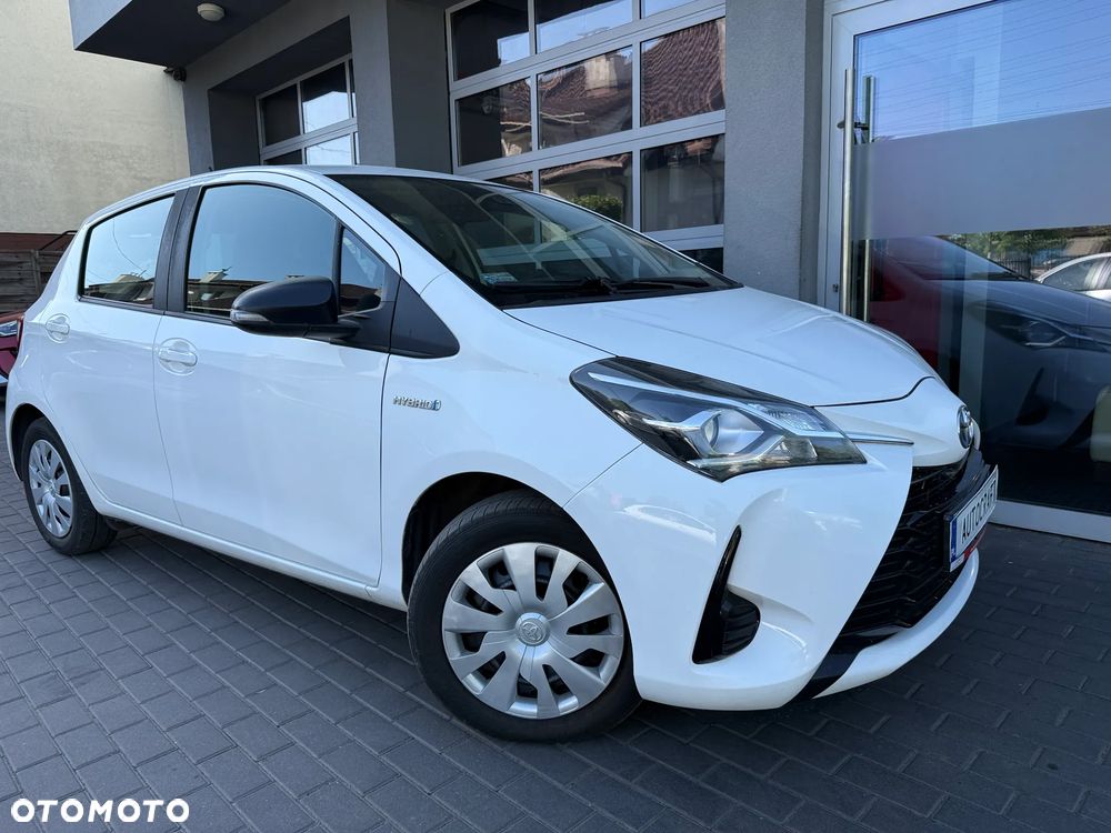 Toyota Yaris Hybrid 100 Active - 23