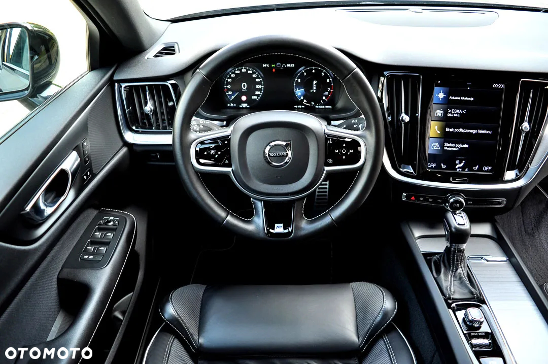 Volvo S60 T5 AWD R-Design - 27