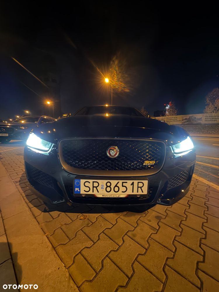 Jaguar XE 2.0 P300 AWD 300 Sport - 11