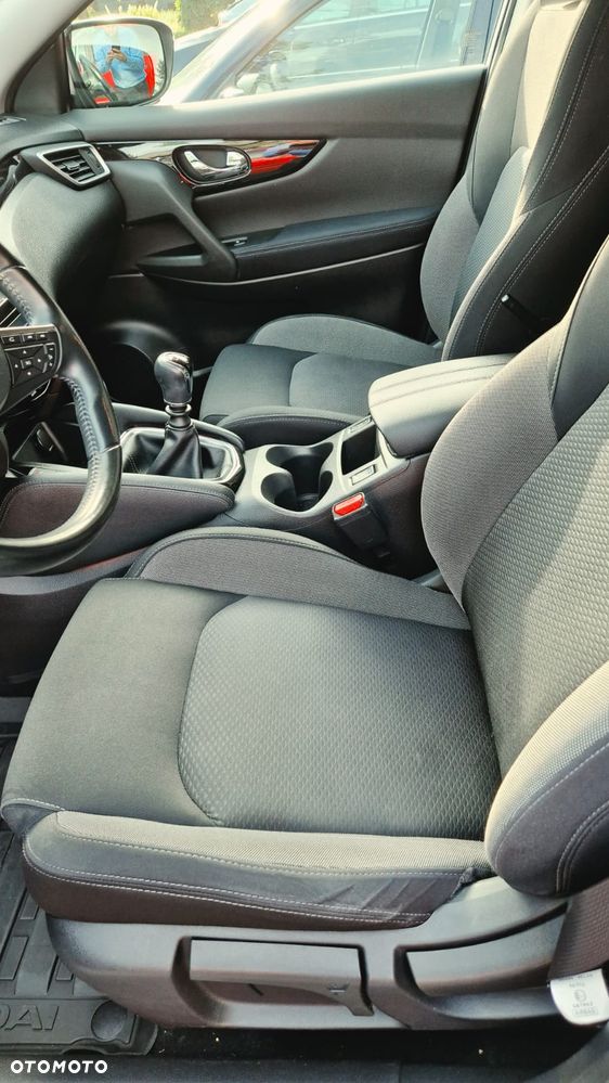 Nissan Qashqai 1.3 DIG-T N-Connecta EU6d - 10
