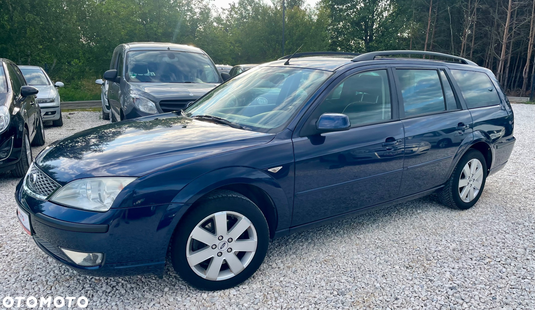 Ford Mondeo 1.8 Ghia - 11