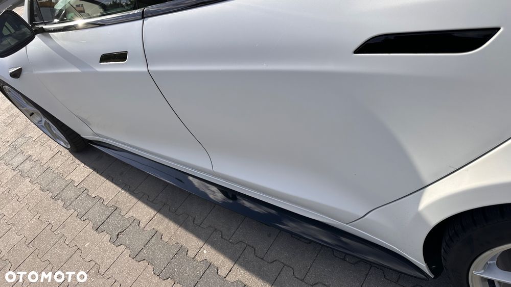 Tesla Model S - 13