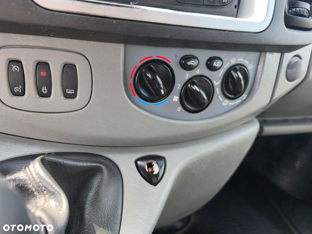 Renault Trafic - 13
