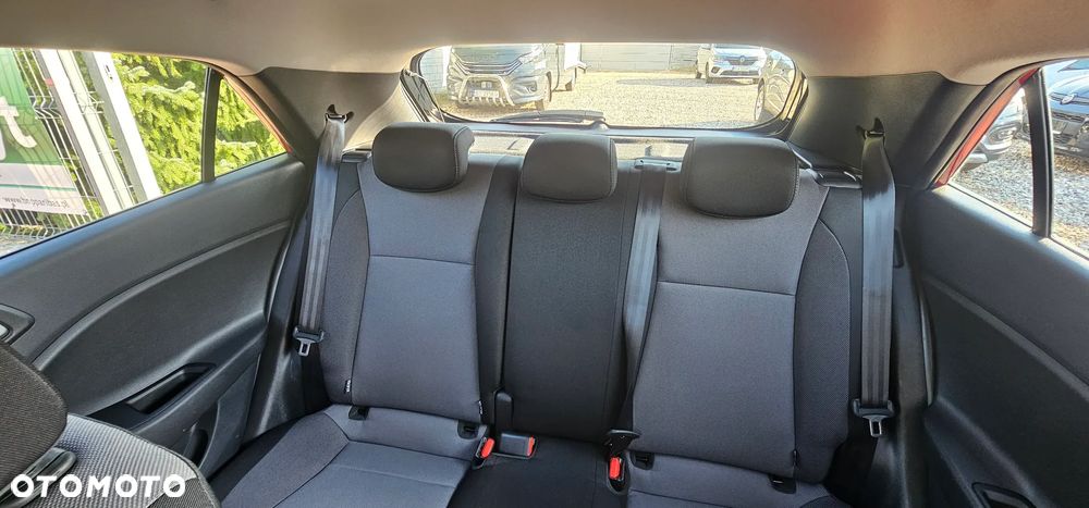 Hyundai i20 1.2 Passion Plus - 12